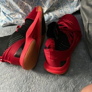 Curry 5 men basketball shoe